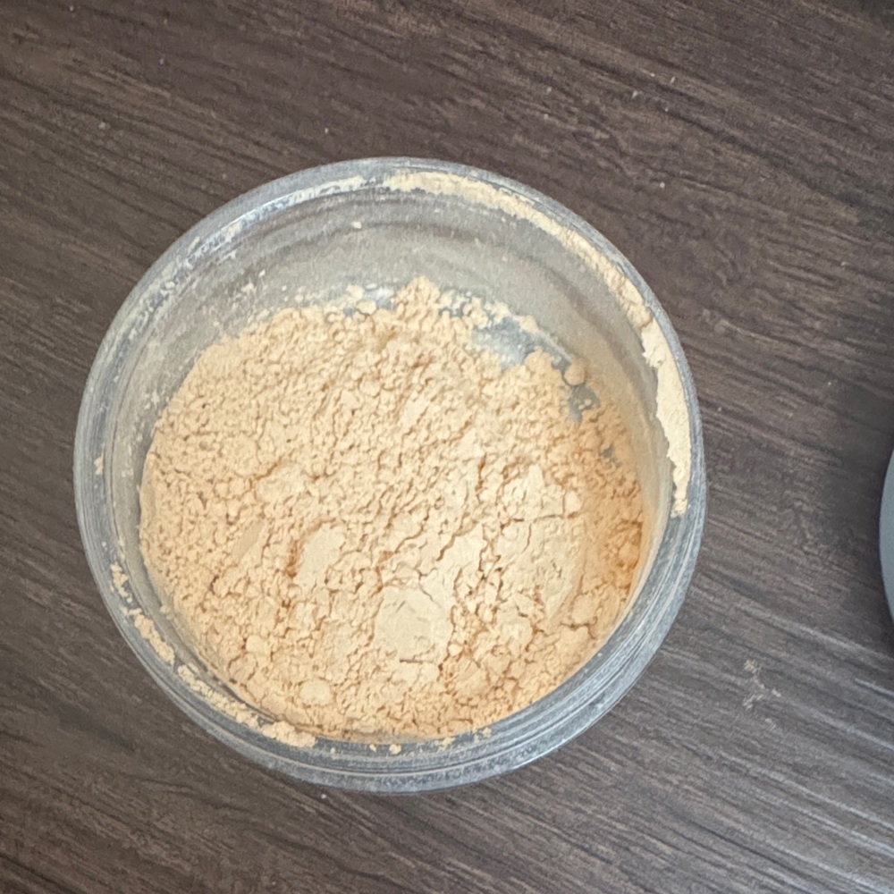 Kosas Translucent Buttery Setting Powder - Picture 2 of 2
